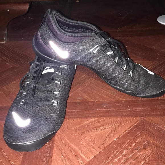 Nike - Picture 4 of 4